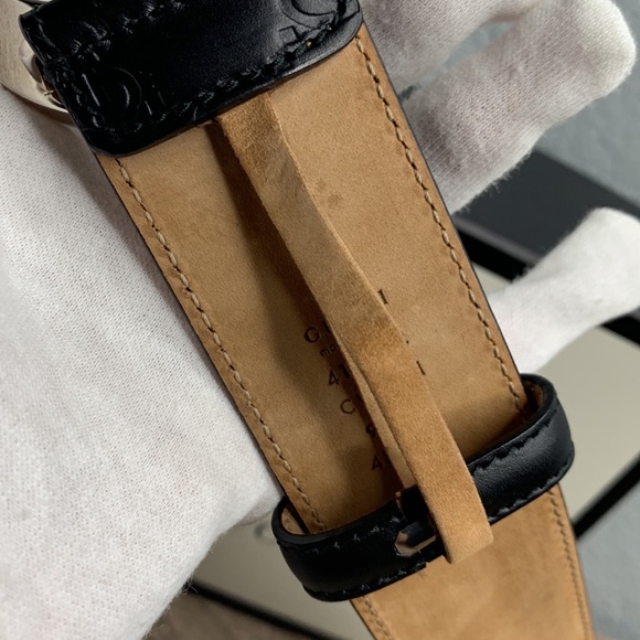 Gucci signature leather belt comes with box - Picture 3 of 6